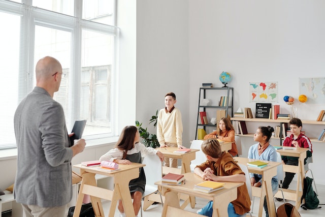 12 Easy Jobs for Teachers outside Education You Should know
