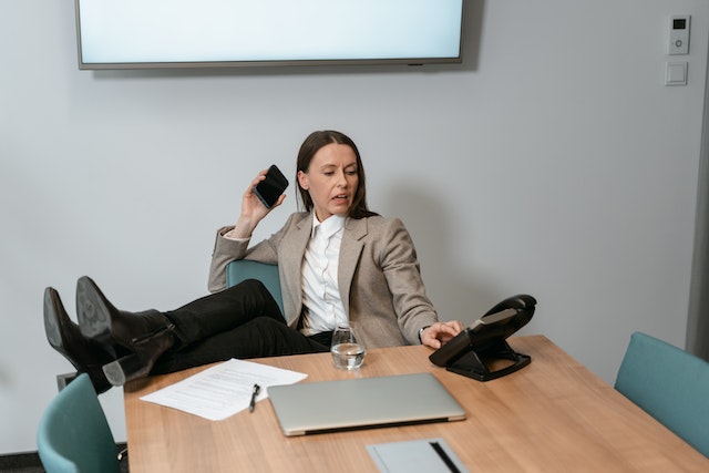 How to deal with difficult female boss? 7 Practical Ways
